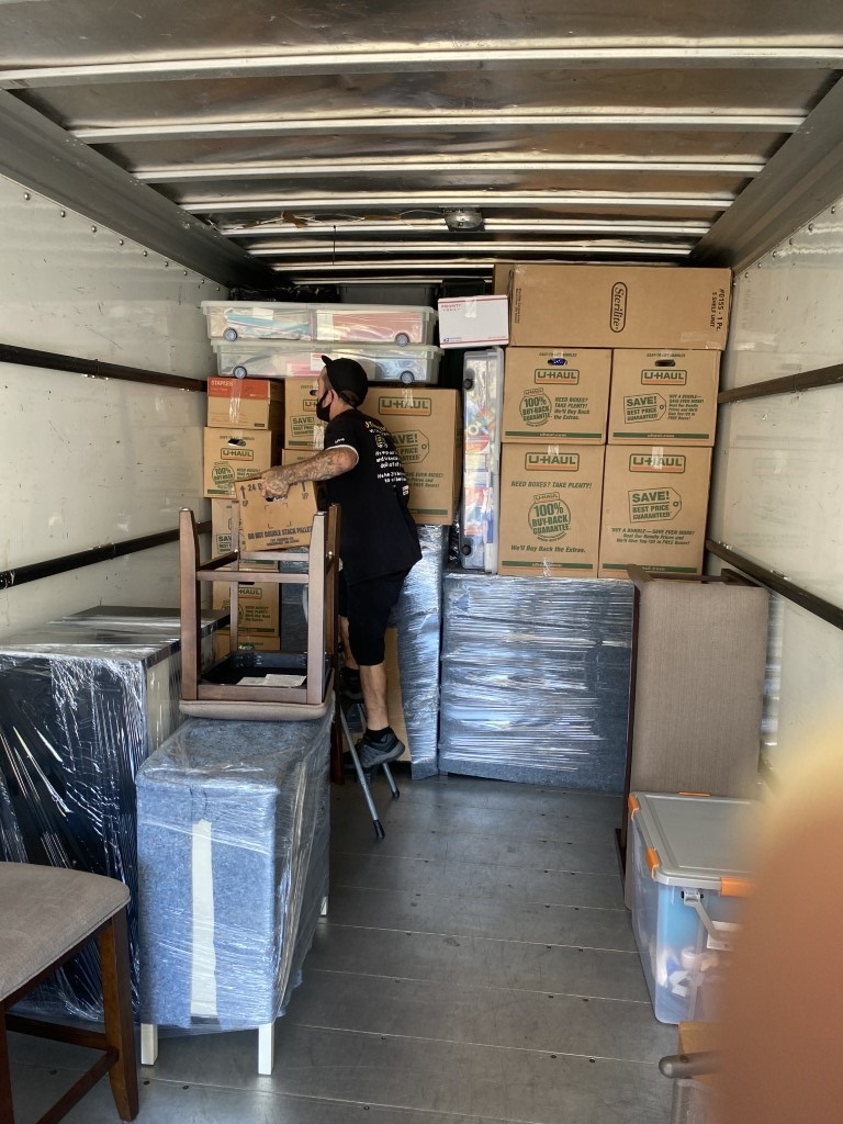13c3a104492dd77c9e7a0d69664f41e3truck1Medium Moving and Storage Services Westland MI